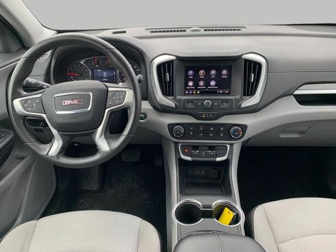 Used 2024 GMC Terrain SLE image 8