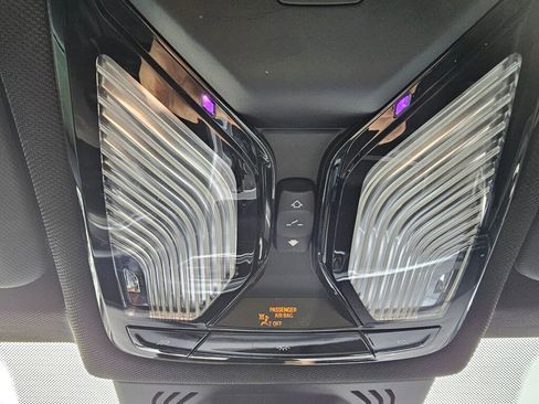 Used 2023 BMW X6 xDrive40i w/ M Sport Package image 33