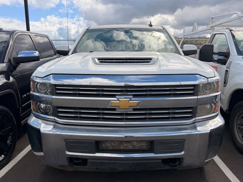 Used 2017 Chevrolet Silverado 2500 LT AWD/4WD image 3