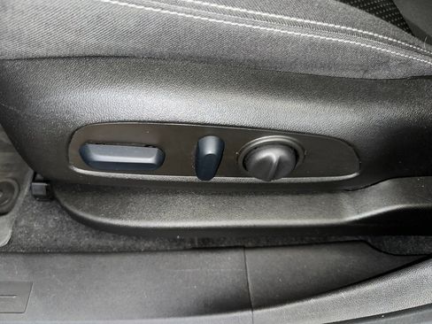 Certified 2023 GMC Terrain SLE w/ Driver Convenience Package image 6