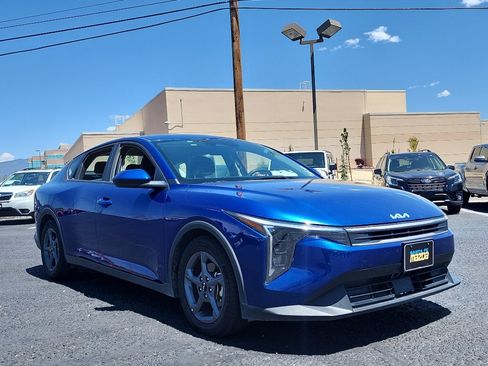 Used 2025 Kia K4 FWD image 3