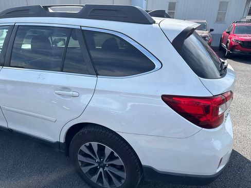 Used 2017 Subaru Outback 2.5i Limited AWD/4WD image 11