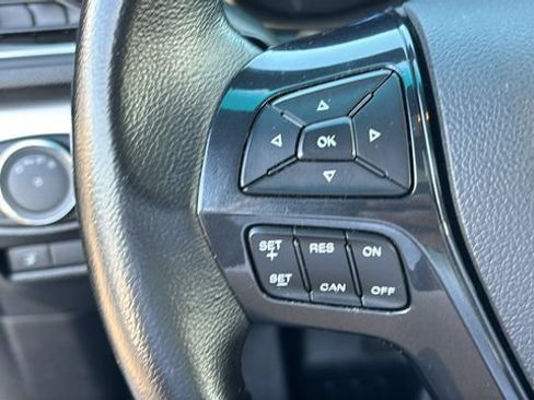 Used 2016 Ford Explorer XLT w/ Equipment Group 202A AWD/4WD image 14