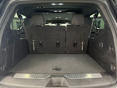 Used 2024 Chevrolet Suburban RST image 35