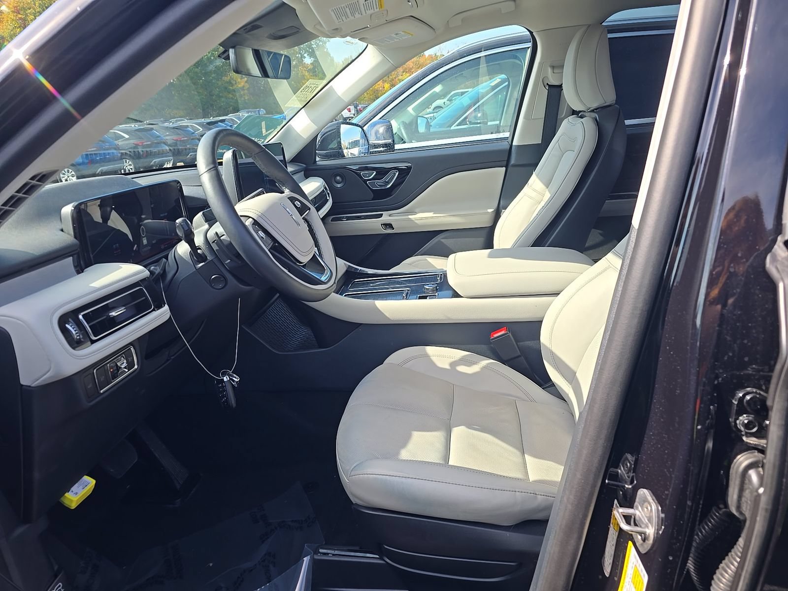 Used 2026 Lincoln Aviator Reserve AWD/4WD image 12