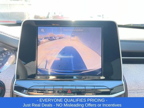 New 2026 Jeep Compass Latitude image 17