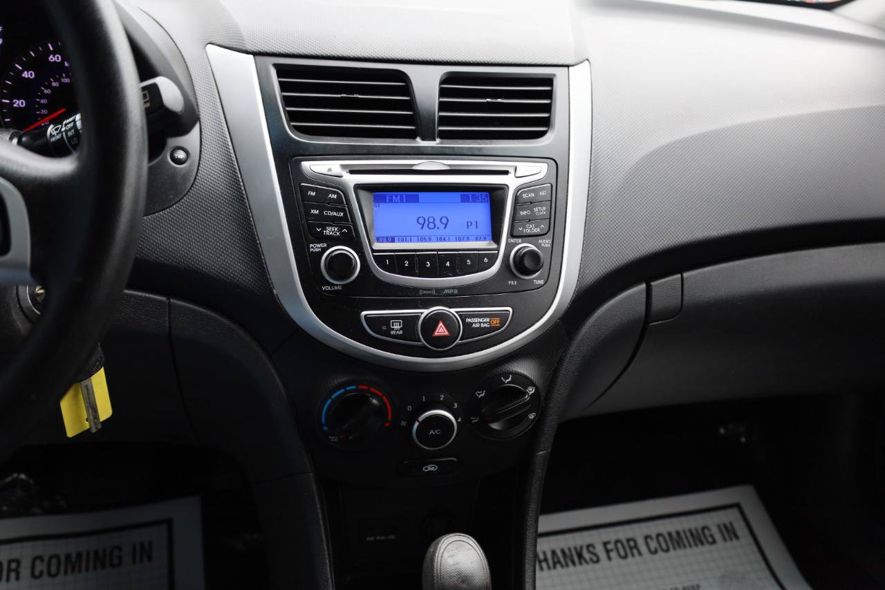 Used 2013 Hyundai Accent GS FWD image 9