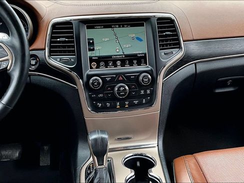 Used 2017 Jeep Grand Cherokee Summit w/ Platinum Appearance Package AWD/4WD image 9