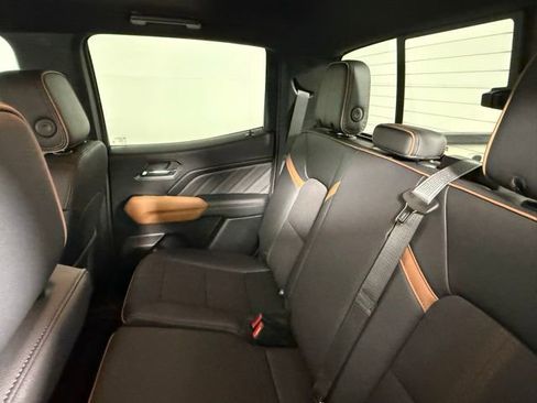 Used 2026 GMC Canyon AT4 image 42