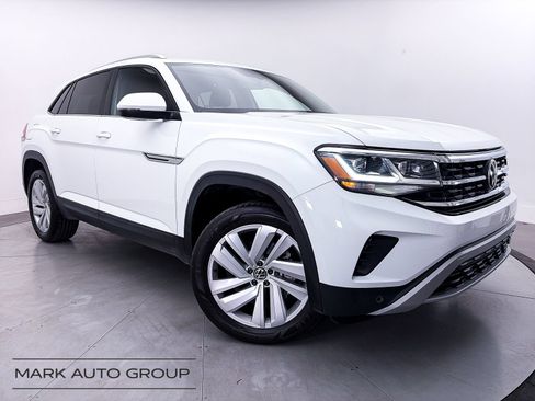 Used 2023 Volkswagen Atlas Cross Sport SE w/ Panoramic Sunroof Package FWD image 1