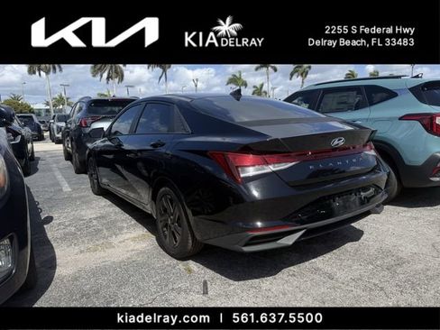 Used 2023 Hyundai Elantra SEL w/ Preferred Accessory Package image 8