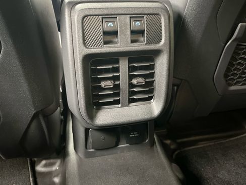 New 2025 Ford Bronco Badlands image 11