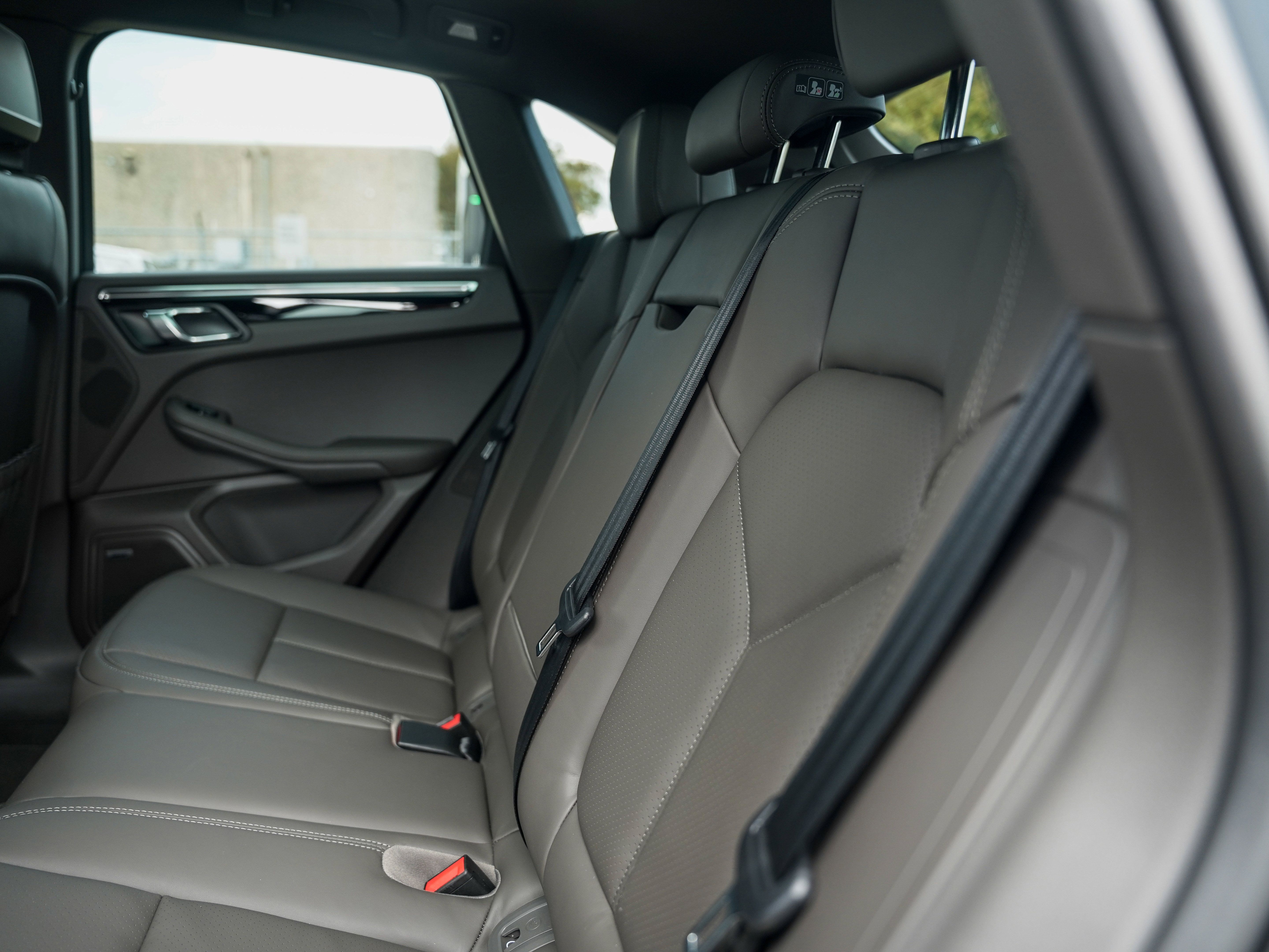 Certified 2026 Porsche Macan AWD/4WD image 30