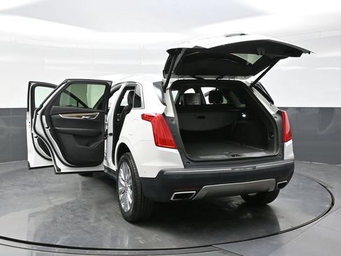 Used 2017 Cadillac XT5 Platinum w/ Driver Assist Package AWD/4WD image 38
