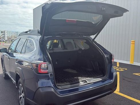 Used 2023 Subaru Outback Premium image 14
