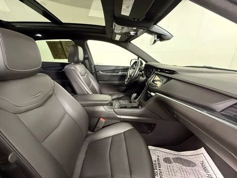 Certified 2022 Cadillac XT5 Premium Luxury AWD/4WD image 34