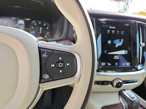 Certified 2021 Volvo S60 T5 Momentum w/ Protection Package Premier image 20