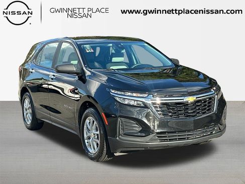 Used 2023 Chevrolet Equinox LS image 3
