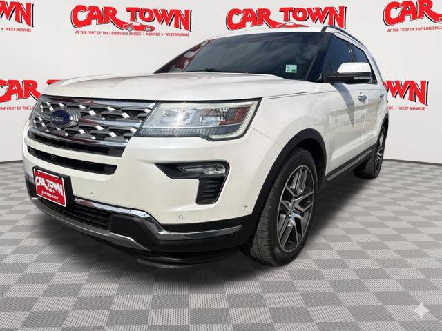 Used 2018 Ford Explorer Limited w/ Equipment Group 301A FWD image 2