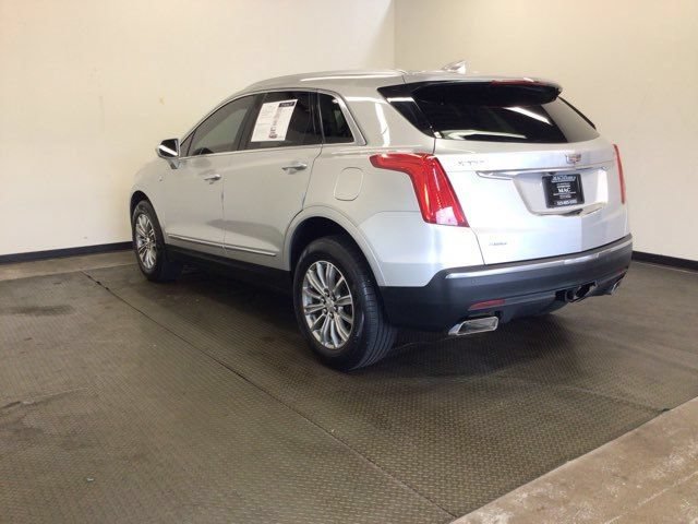 Used 2017 Cadillac XT5 Luxury w/ Driver Awareness Package AWD/4WD image 6