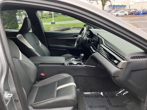 Used 2025 Toyota Camry SE FWD image 36