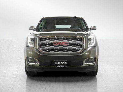 Used 2019 GMC Yukon XL Denali w/ Denali Ultimate Package AWD/4WD image 8