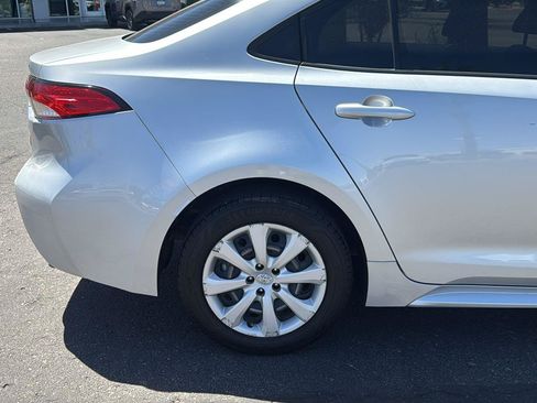Used 2022 Toyota Corolla LE FWD image 11