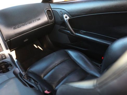 Used 2006 Chevrolet Corvette 2dr Coupe w/ Preferred Equipment Group image 21