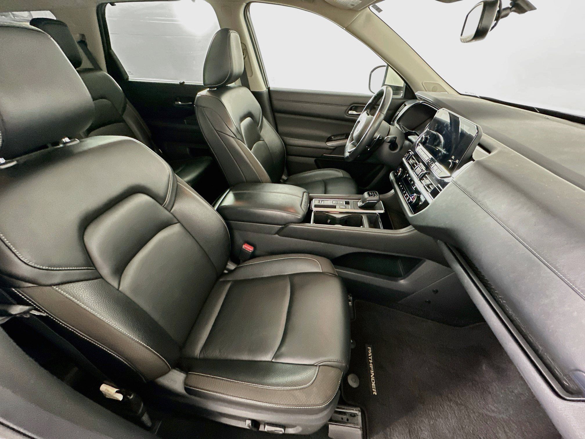 Used 2022 Nissan Pathfinder SL w/ SL Premium Package FWD image 34