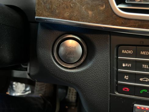 Used 2016 Mercedes-Benz E 350 4MATIC Sedan image 27