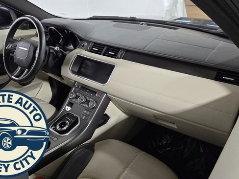 Used 2018 Land Rover Range Rover Evoque HSE Dynamic image 34