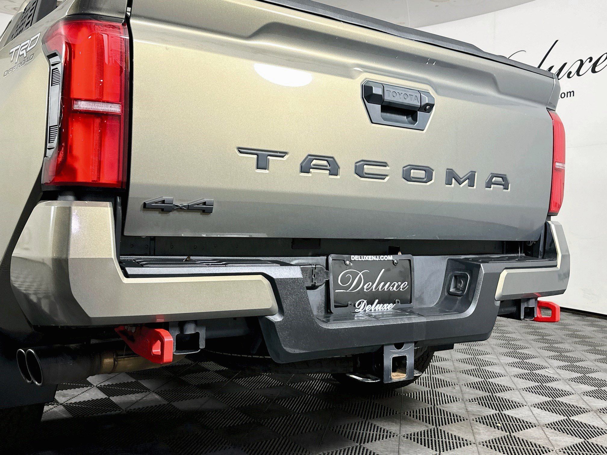 Used 2024 Toyota Tacoma TRD Off-Road AWD/4WD image 26