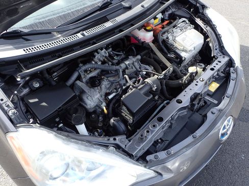 Used 2012 Toyota Prius C Four image 19