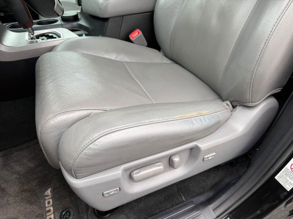 Used 2014 Toyota Sequoia Platinum RWD image 17