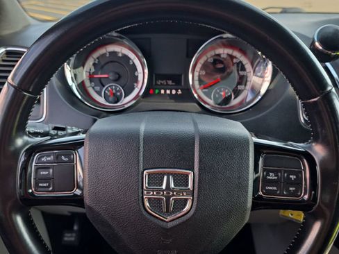 Used 2020 Dodge Grand Caravan SXT FWD image 13