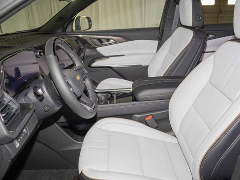 New 2026 Chevrolet Traverse High Country image 8