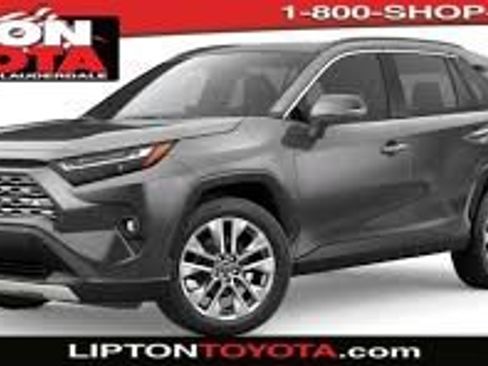 Used 2020 Toyota RAV4 LE AWD/4WD image 1