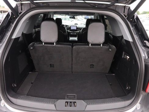 Used 2022 Ford Explorer Limited w/ Equipment Group 301A AWD/4WD image 7