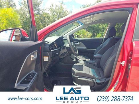 Used 2020 Kia Niro LX FWD image 3