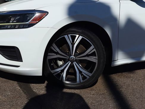 Used 2022 Volkswagen Passat 2.0T SE image 5