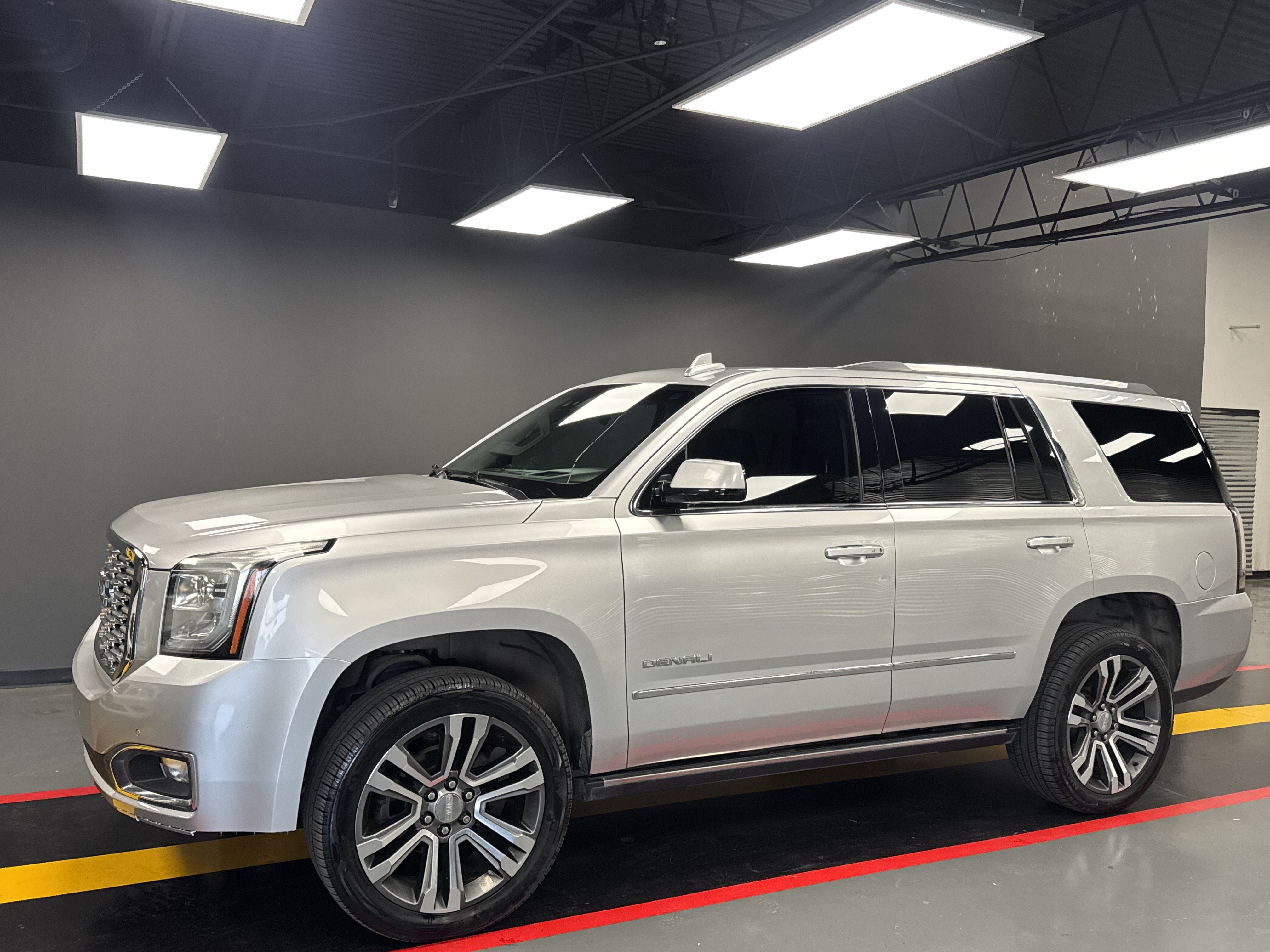 Used 2019 GMC Yukon Denali w/ Denali Ultimate Package RWD image 2