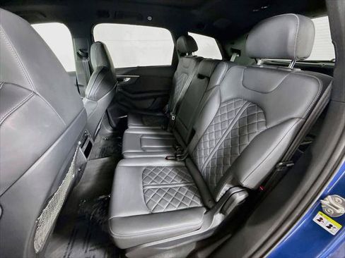 Certified 2025 Audi SQ7 Prestige AWD/4WD image 22
