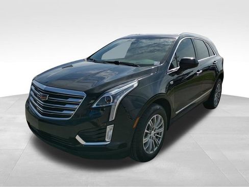 Used 2017 Cadillac XT5 Luxury w/ Driver Awareness Package FWD image 2