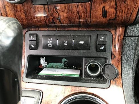 Used 2014 Chevrolet Traverse LT image 9