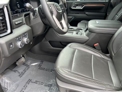 Used 2025 GMC Sierra 3500 Denali w/ Denali Reserve Package AWD/4WD image 15