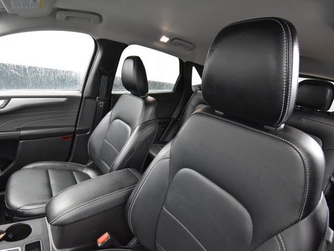 Used 2025 Ford Escape Platinum AWD/4WD image 14