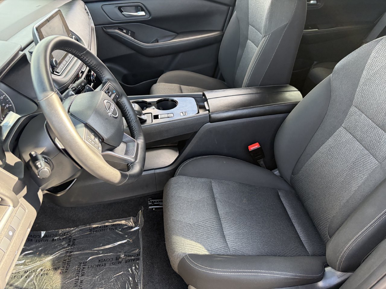 Certified 2025 Nissan Rogue SV FWD image 22