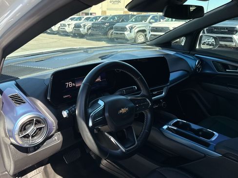 Used 2024 Chevrolet Equinox EV LT AWD/4WD image 10