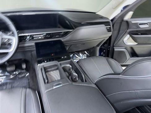 Used 2025 INFINITI QX80 Sensory AWD/4WD image 25