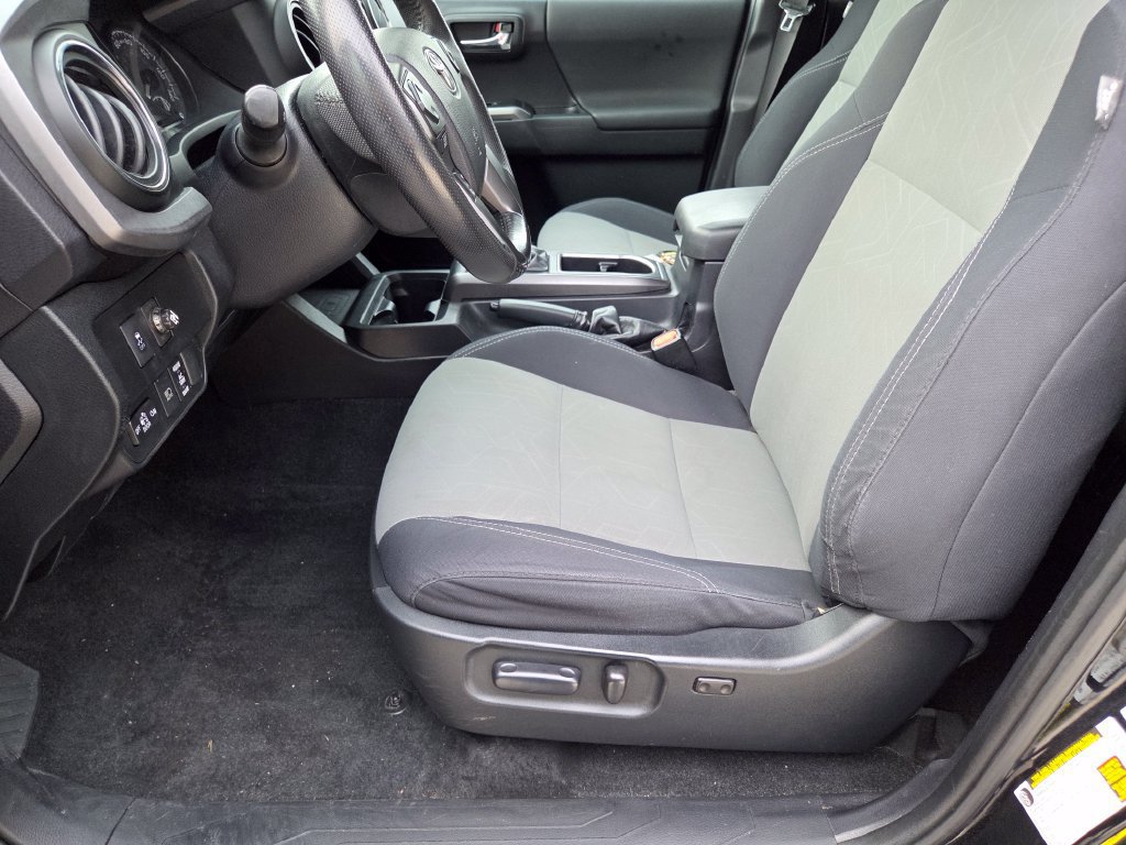 Used 2021 Toyota Tacoma TRD Sport w/ Technology Package AWD/4WD image 6